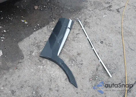 2024 Kia Sportage Ex z USA, uszkodzony, nr VIN KNDPV3DF2R7269573